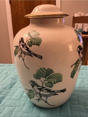 Hand-Painted Bird Motif Ceramic Ginger Jar - Cream & Green